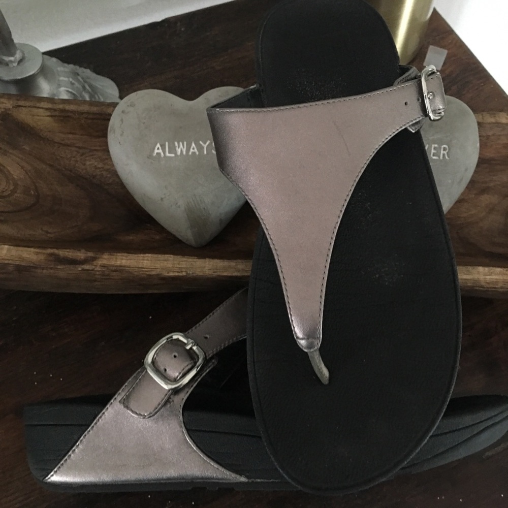 FITFLOP PEWTER SANDALS